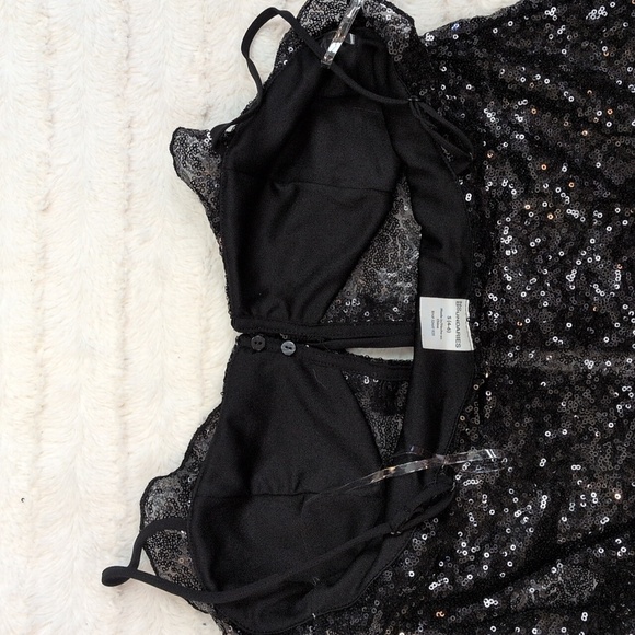 Sequin Ruffle Tie-Front Cami - Picture 14 of 16